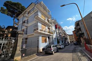 4 LOCALI A ASCOLI PICENO