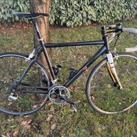 Bici da corsa usata in carbonio