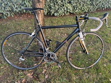 Bici da corsa usata in carbonio