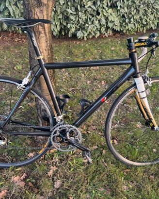 Bici da corsa usata in carbonio