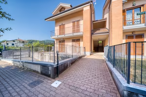 5 LOCALI A GIAVENO