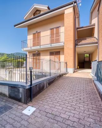 5 LOCALI A GIAVENO