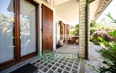 ESCLUSIVA VILLA SINGOLA DI AMPIA METRATURA CON GIA