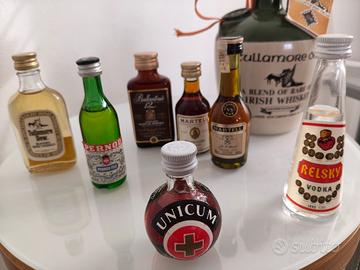 Bottiglia in ceramica di whisky + set bottigliette