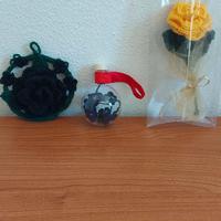 Fiori fatti a l'uncinetto