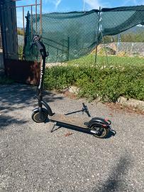 Nilox 350W Monopattino Elettrico
