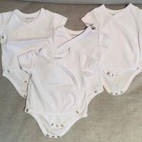 Set vestitiNeonata mesi0-3  acquistati gennaio 25