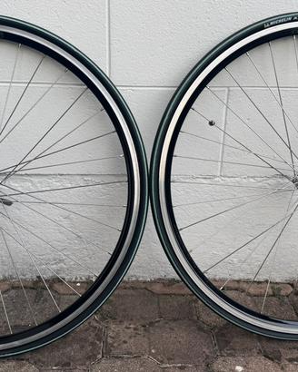 coppia di ruote bici da corsa
