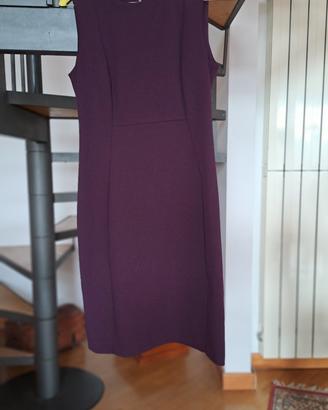 vestito color bordeaux, marca Calvin klein. 