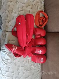 2 Set karate per bambini. 