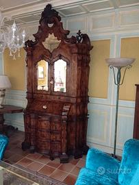 Trumeau veneziano con ribalta.-Ripr. Cà Rezzonico-