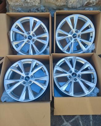 Cerchi n lega usati raggio 18 x audi Q3 