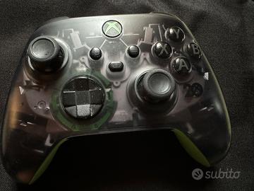 Controller xbox limited ed. con stand e 2 batterie