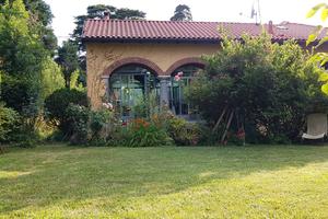Villa singola confinante su un lato
