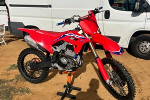 Honda Crf 250 red moto