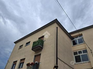 3 LOCALI A MONTESARCHIO