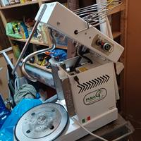 Famag impastatrice a spirale mod. IM 8S