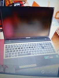 Pc Samsung funzionante, per ricambi. Mod NP305V5A