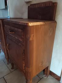 Coppia di Comodini fine 800 primi 900