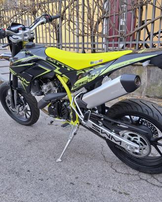 MOTARD SWM SM 125 R**MOT.A LIQUIDO