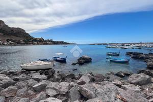 2 LOCALI A PALERMO