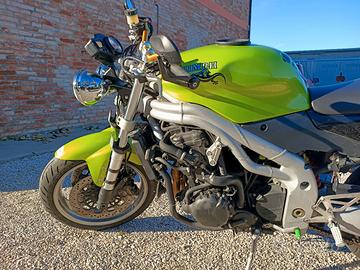 Triumph speed triple 955 