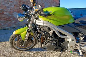 Triumph speed triple 955 