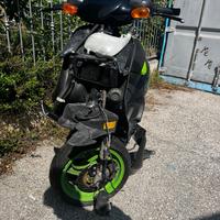 Scooter Piaggio NRG mc2 incidentato
