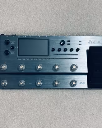 PEDALIERA MULTIEFFETTO PER CHITARRA