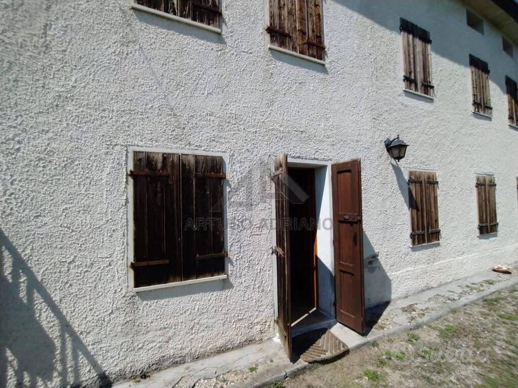 Rustico / Casale di 188 m² con 5 locali a Borso de - Vista 2