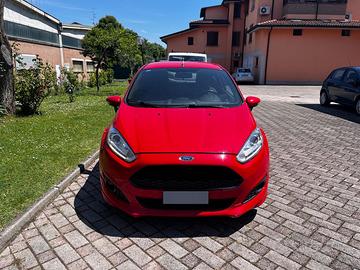 Ford Fiesta st Line 03/2017 diesel 140.000km