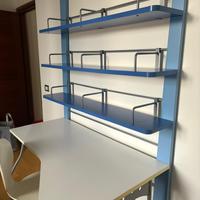 Cornice mensole+sedia+comodino+scivania