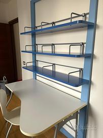 Cornice mensole+sedia+comodino+scivania