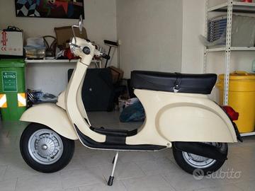 Piaggio Vespa 50 R (V5A1) - 2011