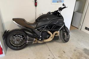 Ducati diavel Carbon 01/2014
