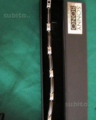 Bracciale con elementi che formano intreccio