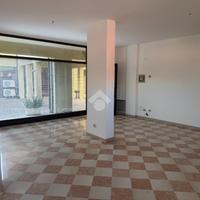 NEGOZIO A CAERANO DI SAN MARCO