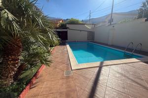Villa con piscina