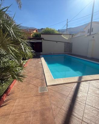 Villa con piscina
