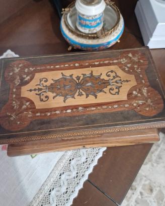 Cofanetto Portagioie  legno intarsiato anni 50