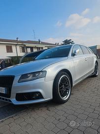 Audi a4 b8 2.0D 2011 mult.adv.plus S-Line perfetta