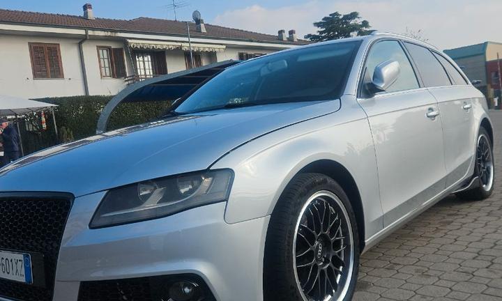 Audi a4 b8 2.0D 2011 mult.adv.plus S-Line perfetta