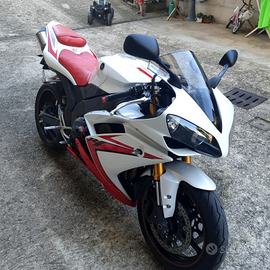 Yamaha r1
