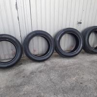 N.4 Pneumatici 235/55 R18 104V
