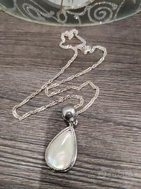 Collana d'argento con pendente madreperla