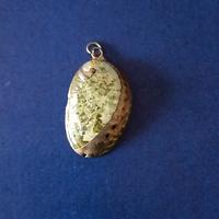 ciondolo conchiglia madreperla 