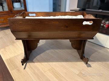 Culla antica in legno