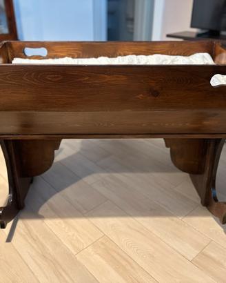Culla antica in legno