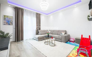 AMPIO 4 LOCALI CON STUDIO E GARAGE, COMPLETAMENTE