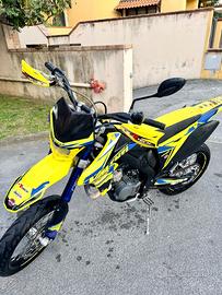 SUZUKI VALENTI SM 50 GIALLO NERO ANNO 2021